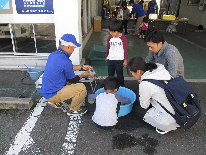 まつりと言ったら、金魚すくい♫